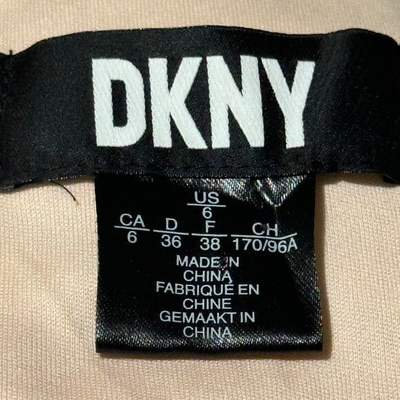 DKNY Size 6 Cream & Gold Pleated Belted Shimmer Fit and Flare Dress - Picture 8 of 9